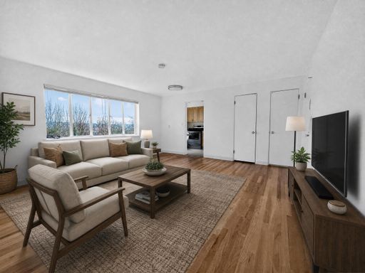 1 BR/1 BA bright and spacious condo in East Queen Anne. – photo 1