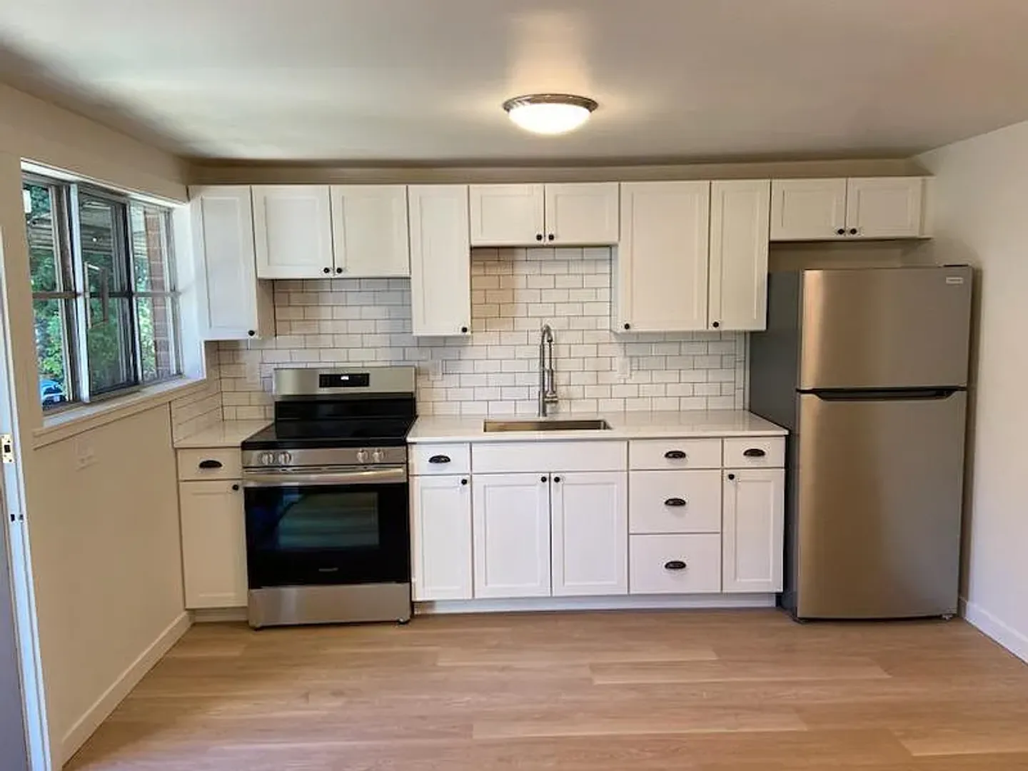 Seattle Apartment: 4250 Whitman Ave N.