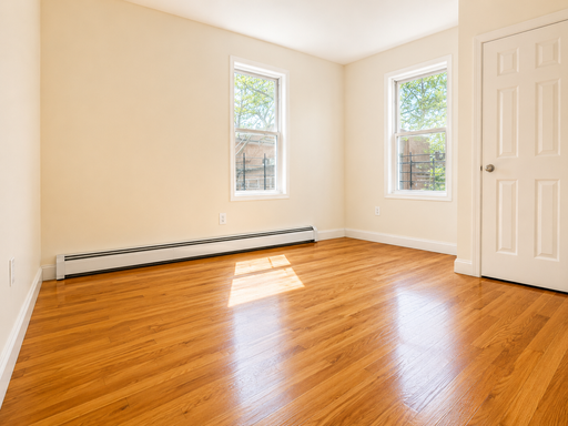 Huge 3 bedroom with large kitchen – photo 1