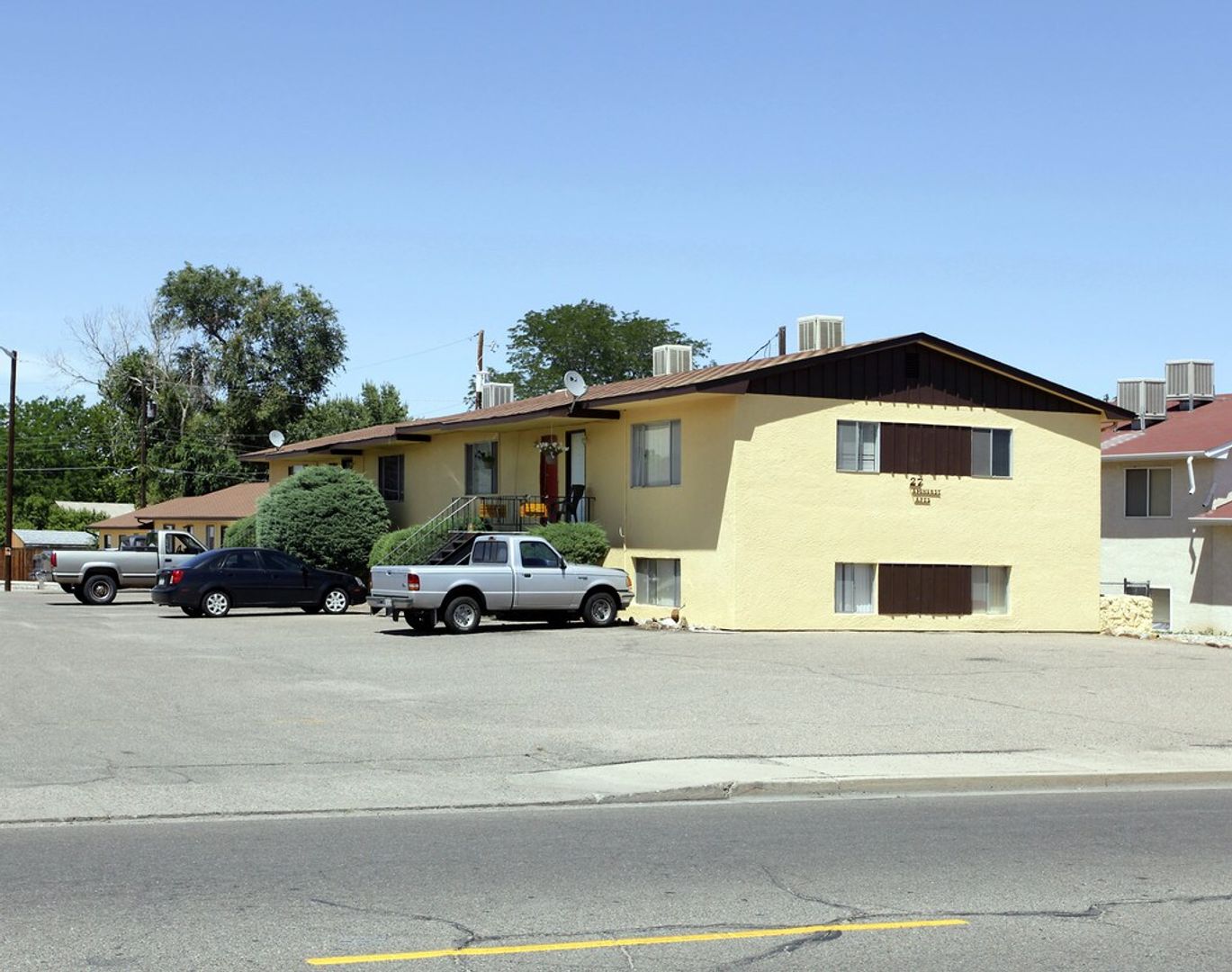 Pueblo Apartment: 27 Amherst Ave