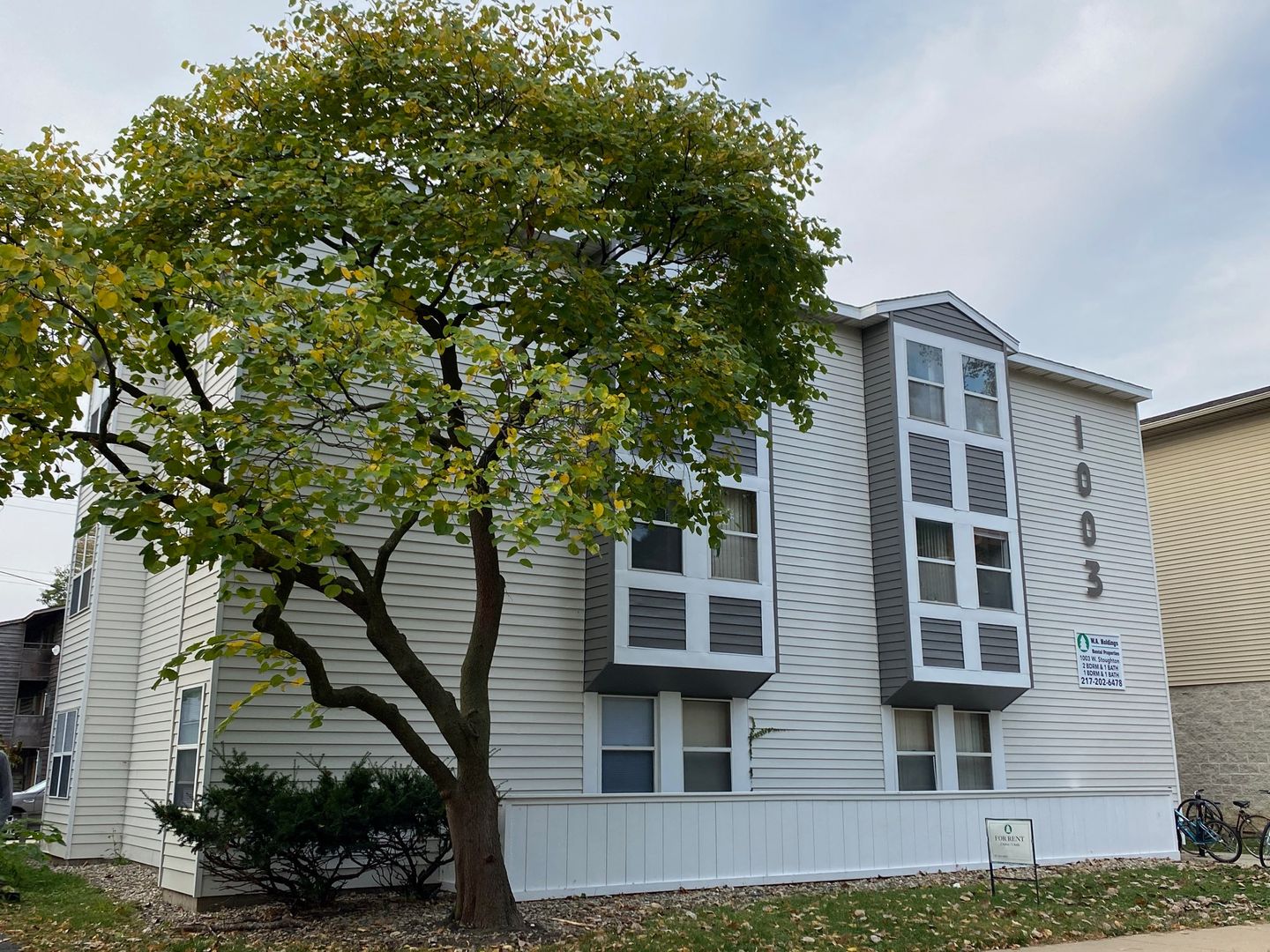 Urbana Apartment: 1003 W Stoughton Street