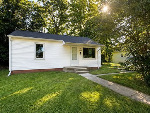 908 Gregory St. – photo 1
