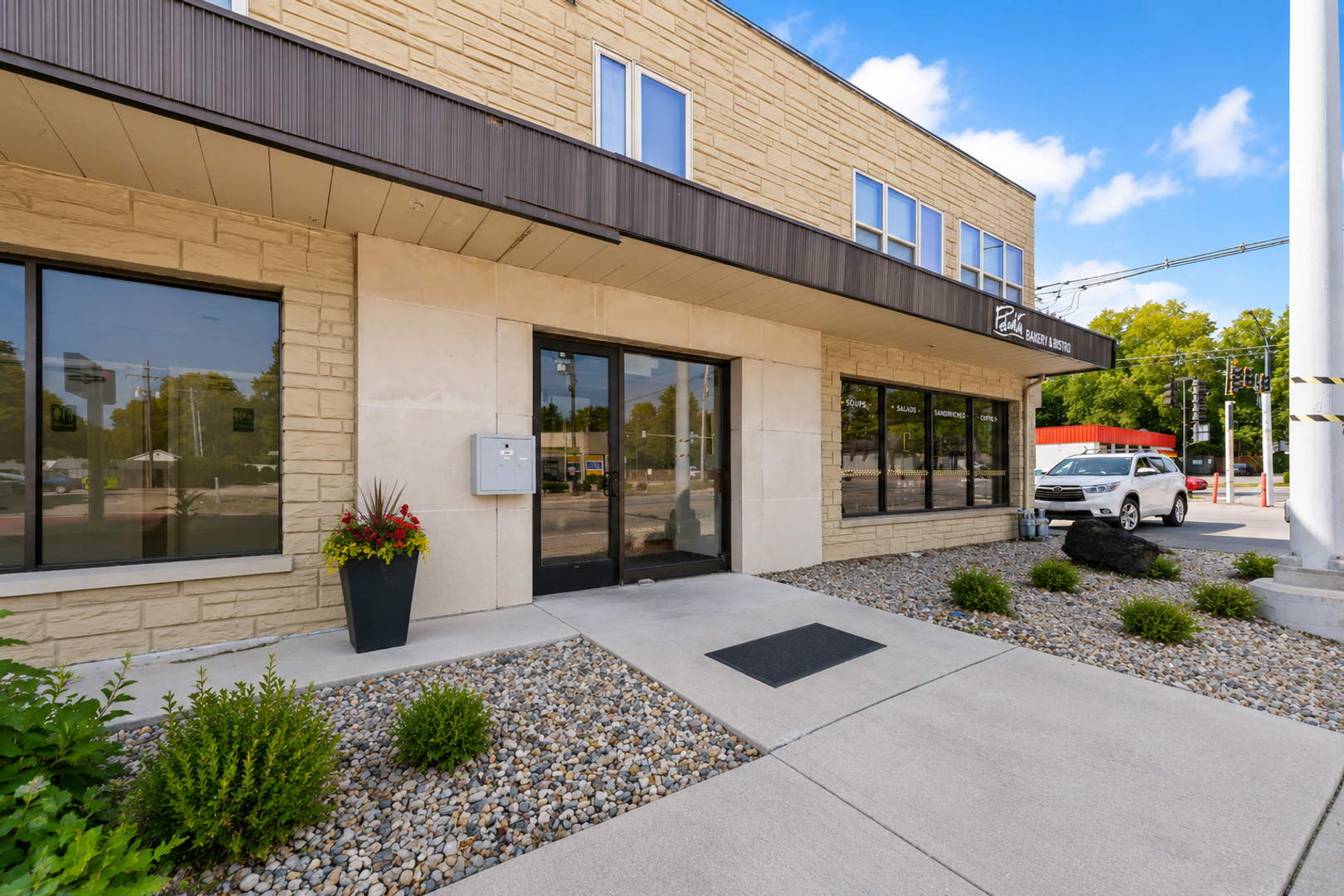 Champaign Apartment: 811 West Springfield Avenue