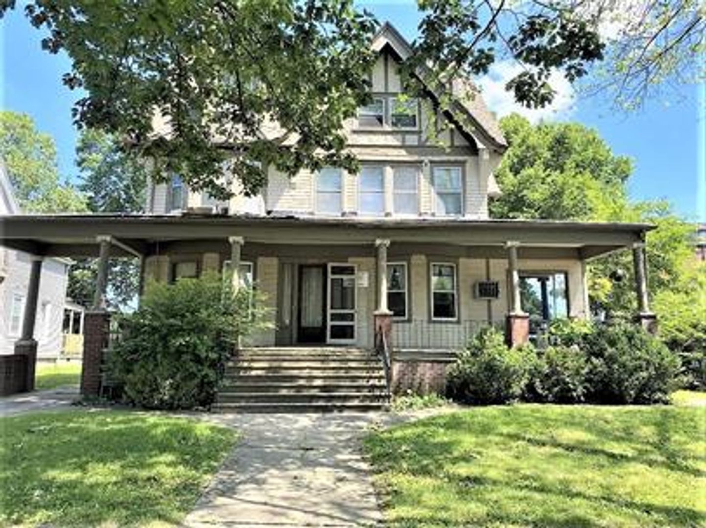 Champaign Apartment: 510 West University Avenue