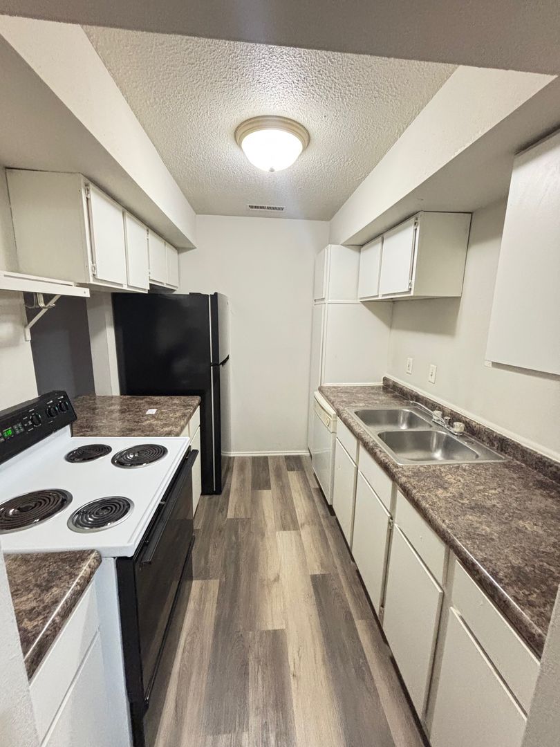 Urbana Apartment: 206 South Grove Street