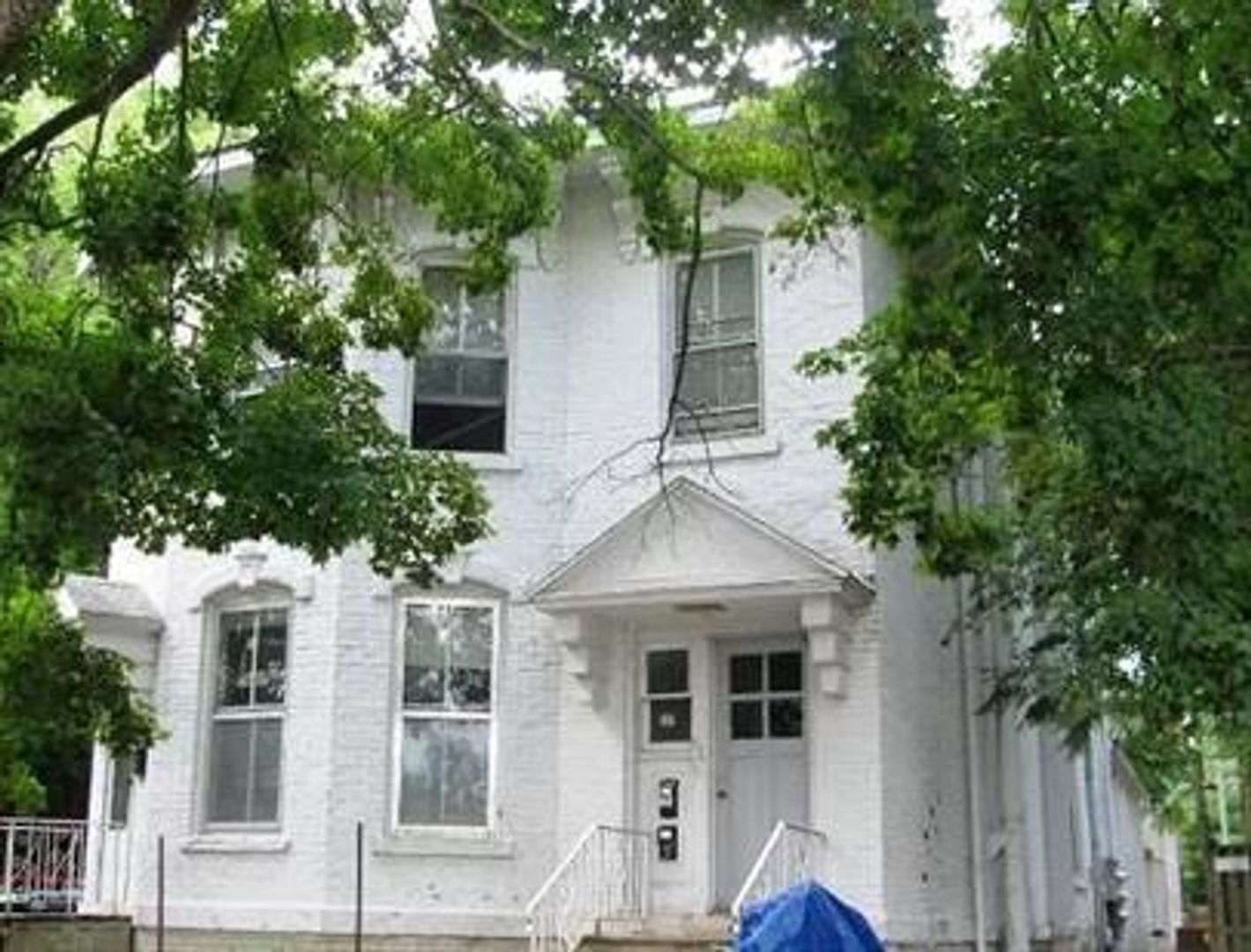 Urbana Apartment: 307 West Elm Street