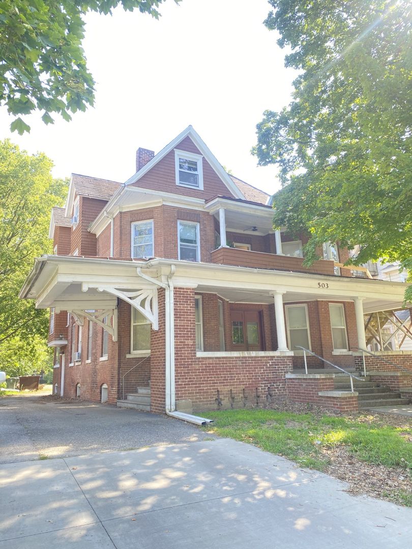 Urbana Apartment: 503 West Green Street