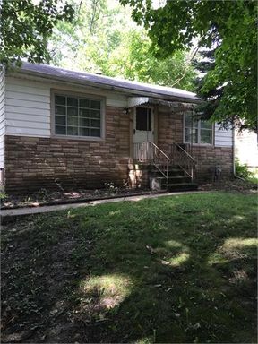 1411 Greenbriar Dr – photo 1