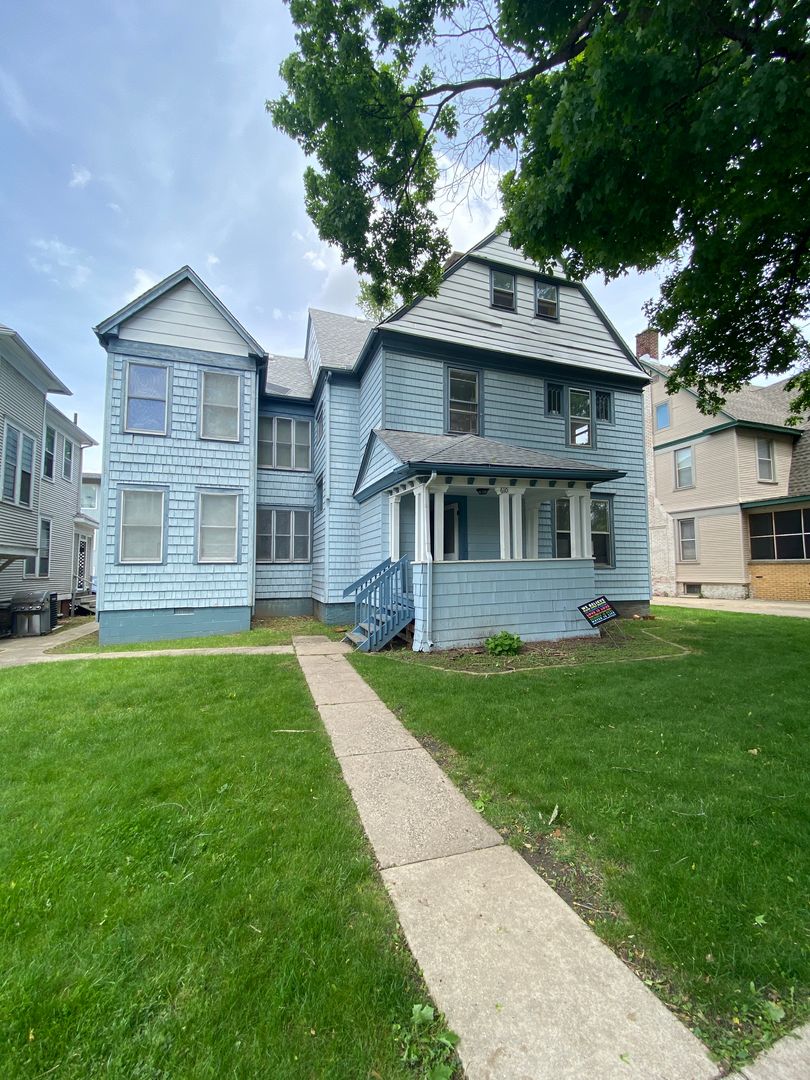 Urbana Apartment: 610 West Elm Street