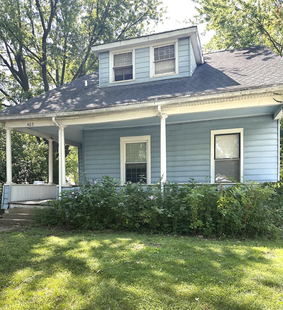 Champaign Apartment: 403 W Columbia Avenue