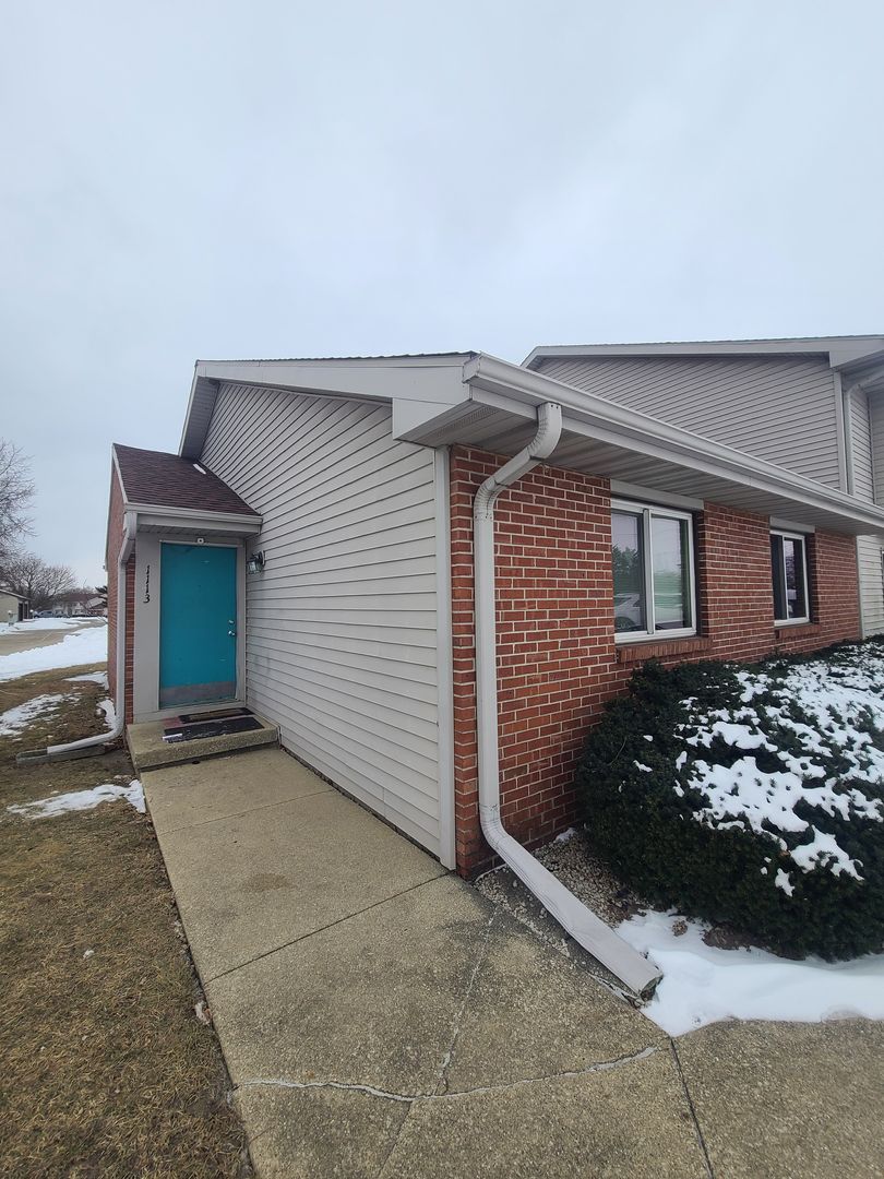 Champaign Condo: 1113 Laura Drive