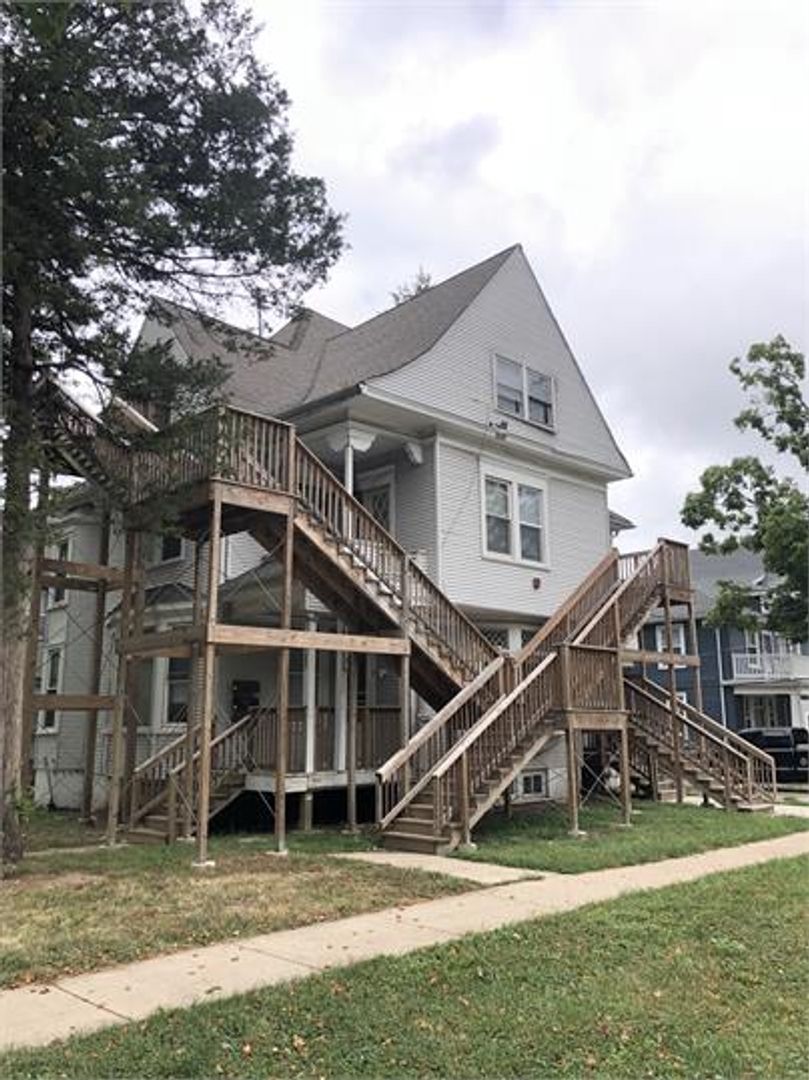 Urbana Apartment: 702 West Green Street