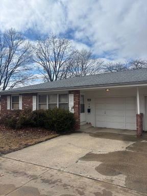 2005 Bruce Dr. Urbana, IL 61801 – photo 1