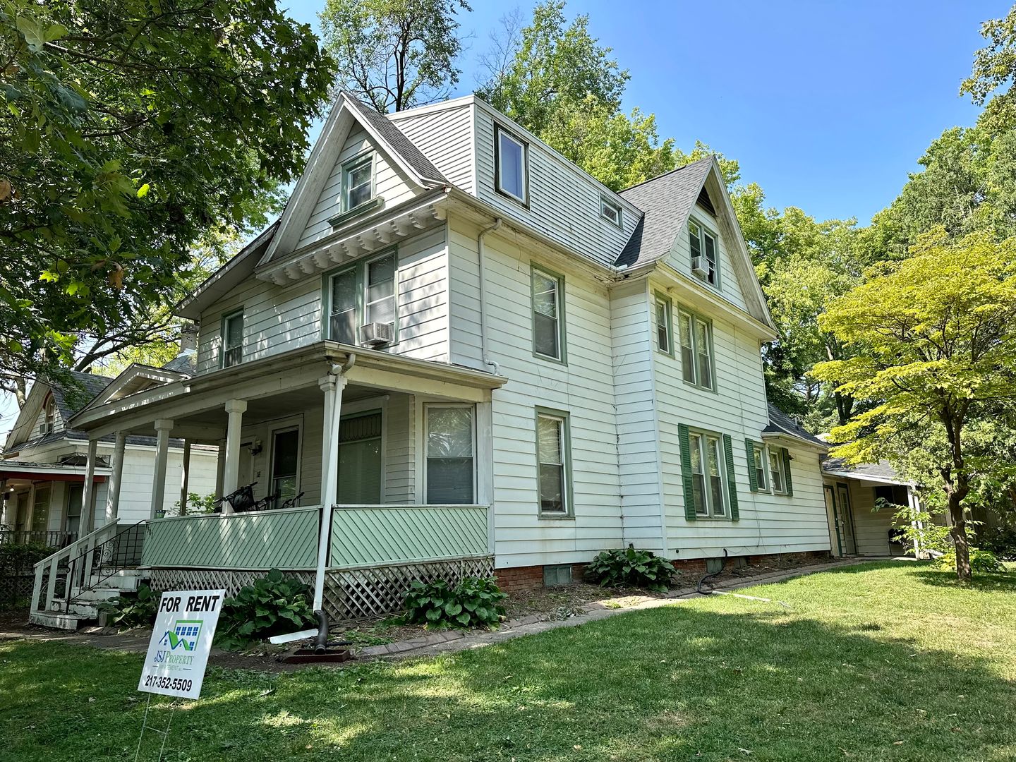 Champaign Apartment: 501 South Elm Street