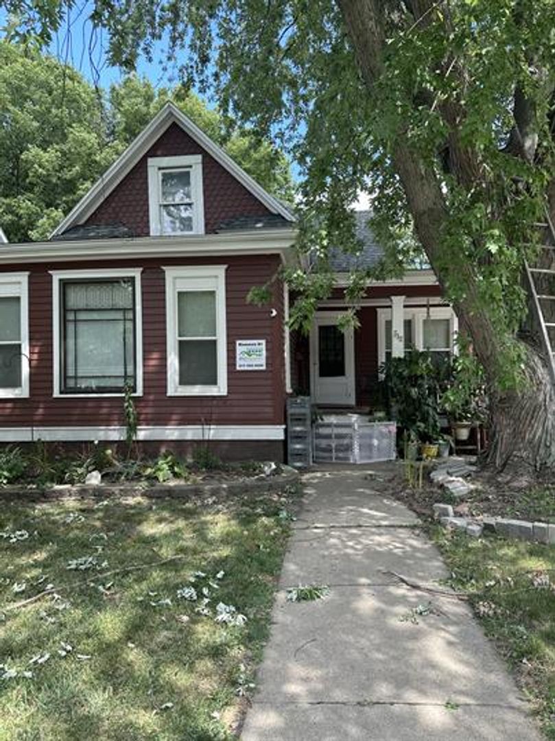 Champaign Apartment: 712 South State Street