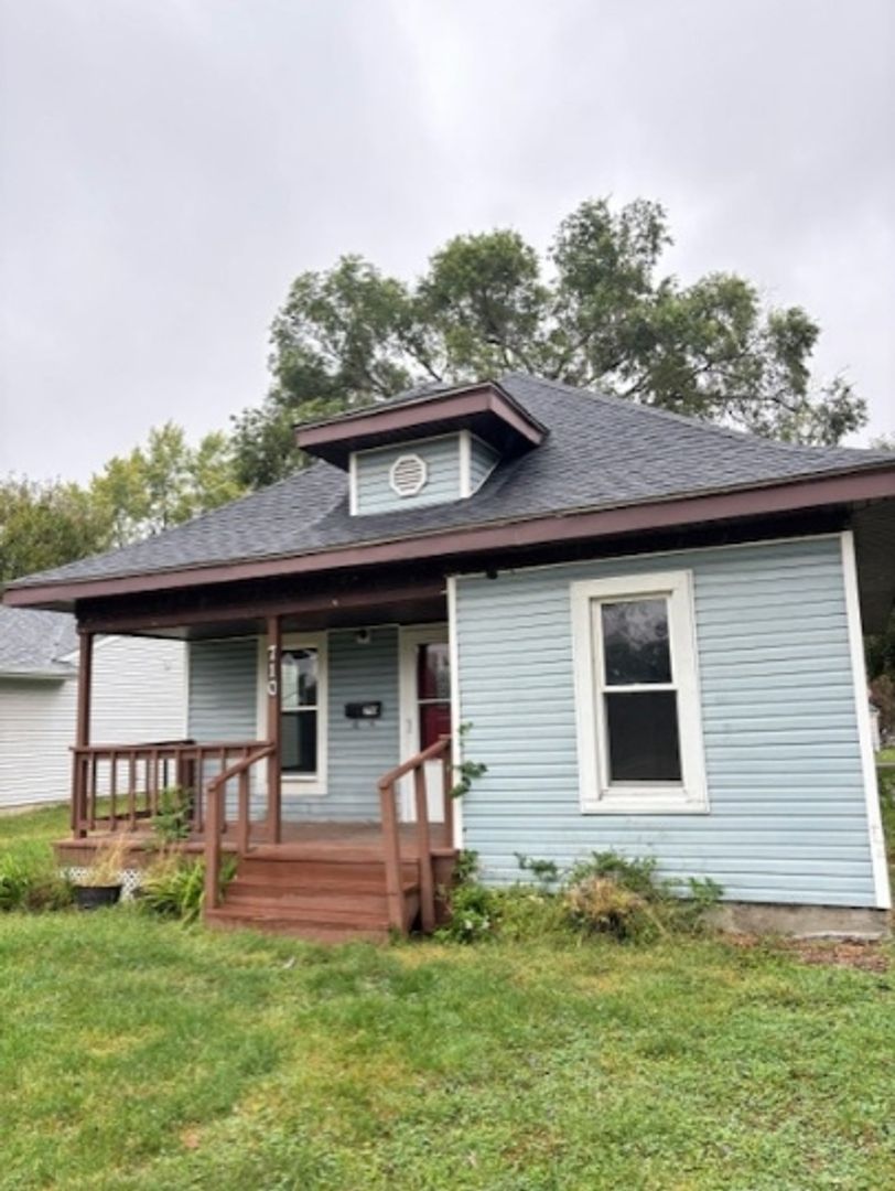 Urbana House: 710 East University Avenue