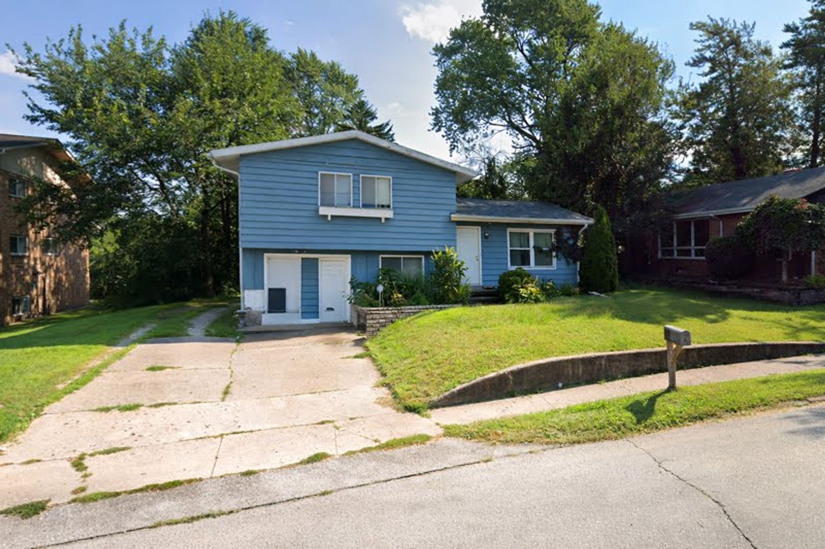 Champaign House: 507 West Kirby Avenue