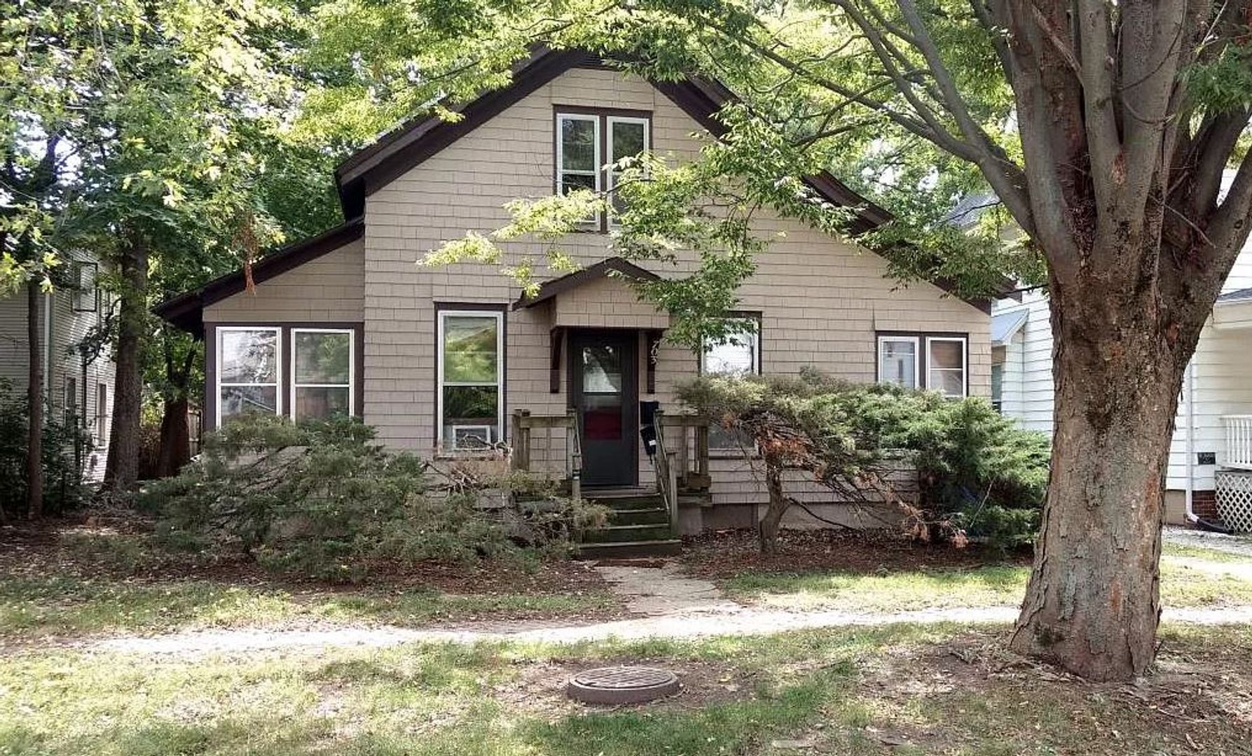 Urbana Apartment: 703 West High Street