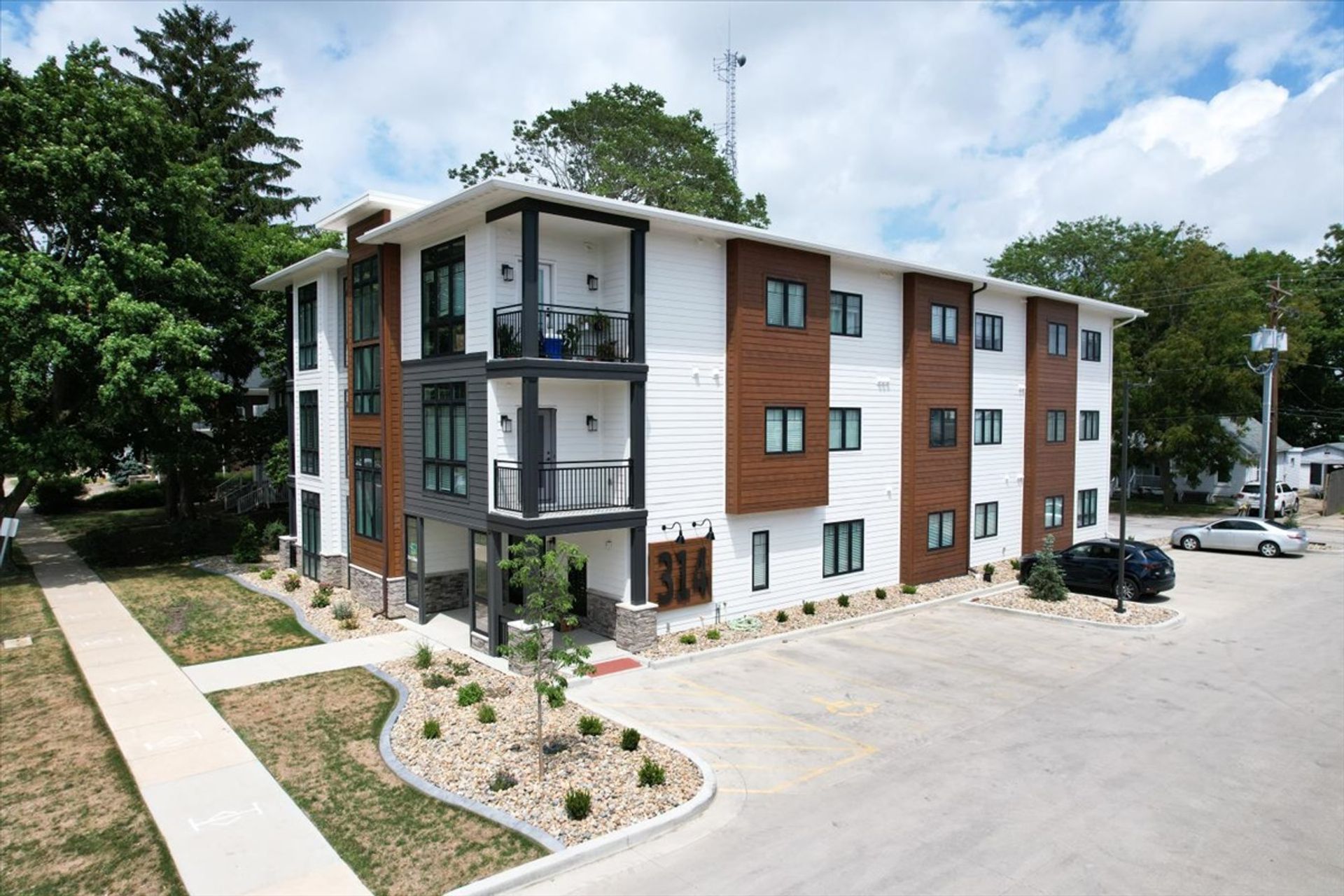 Champaign Apartment: 318 South State Street