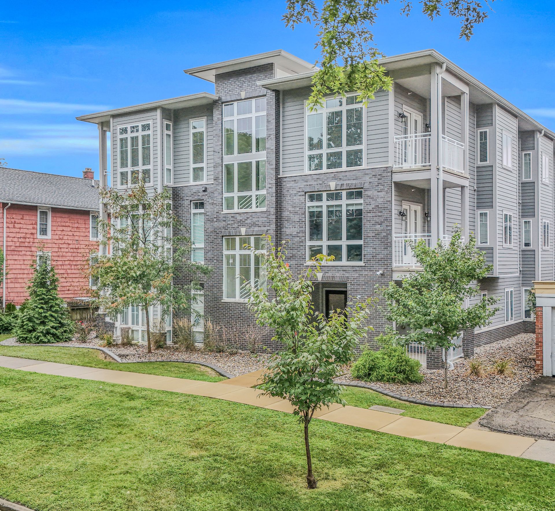 Champaign Apartment: 309 West Washington Street