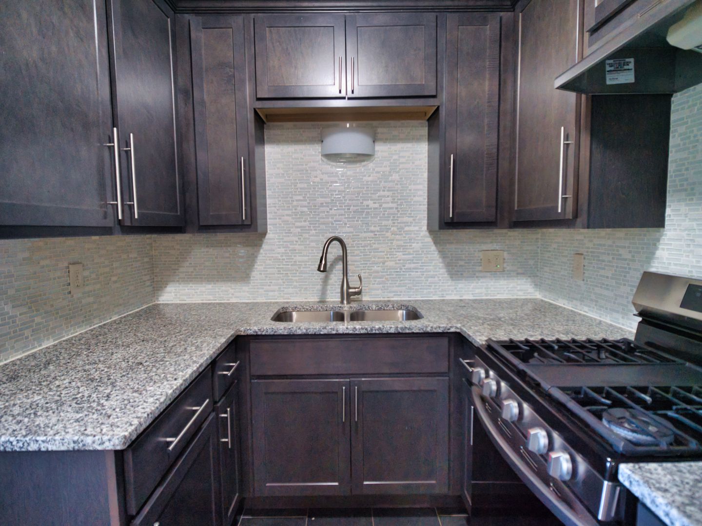 Milwaukee Apartment: 4707 W Wells St
