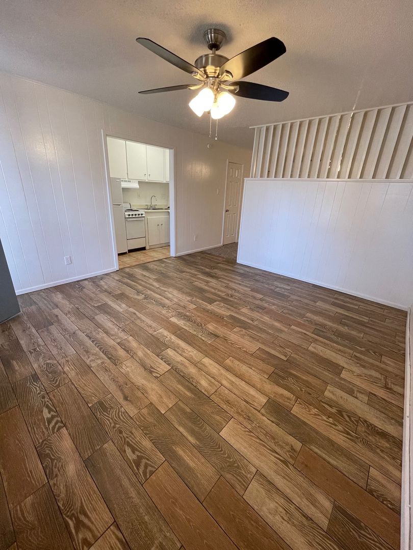 Lubbock Apartment: 4213 18th Street