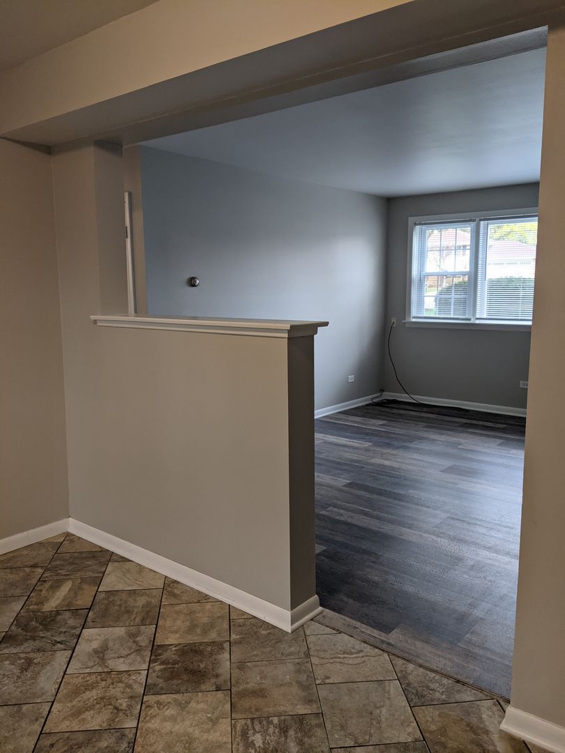 Joliet Apartment: 620 Kungs Way