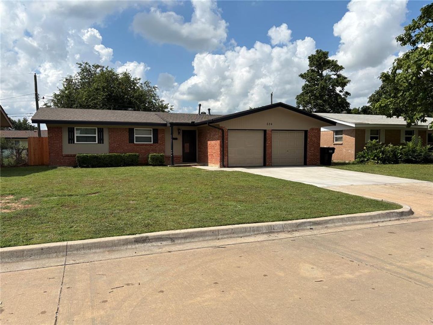Moore House: 624 SW 12th Street