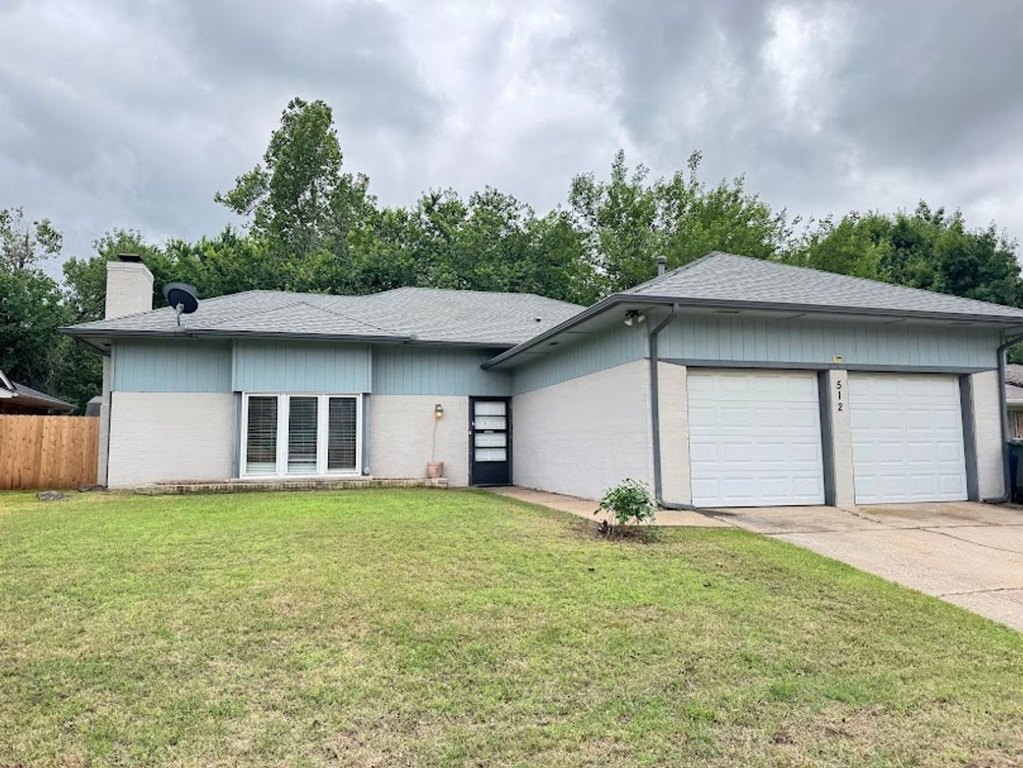 Edmond House: 512 Harding Place