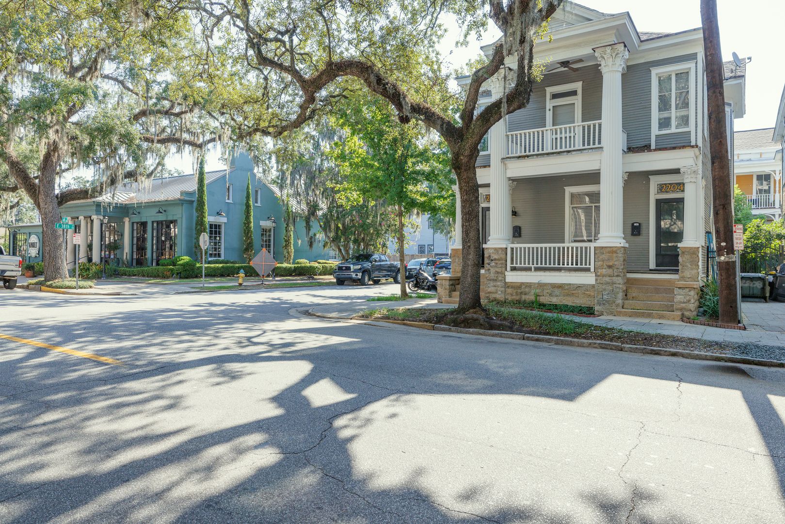 Savannah Apartment: 2202 - 2204 Bull St