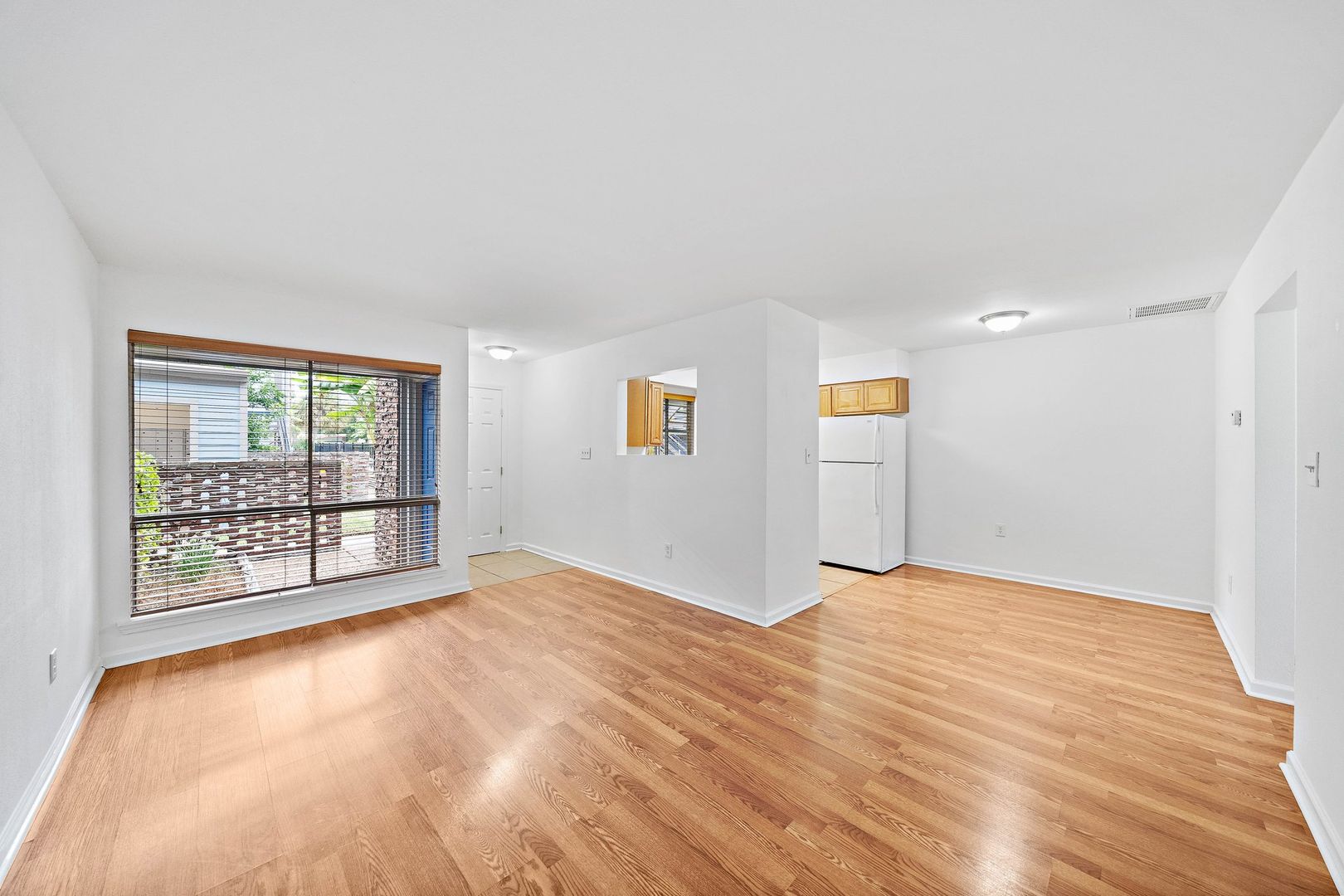 Galveston Apartment: 100 Market Street