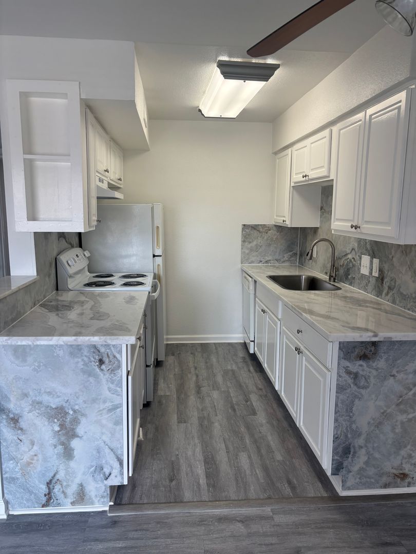 Galveston Apartment: 2828 61st Street