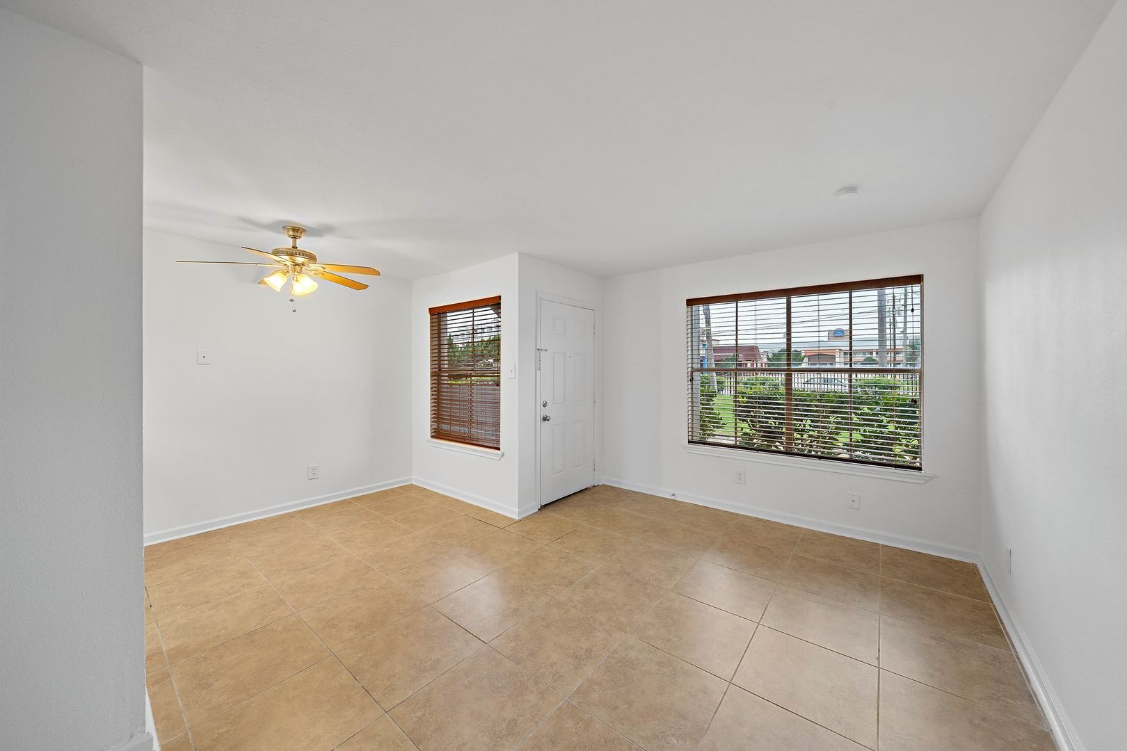 Galveston Apartment: 2828 61st Street