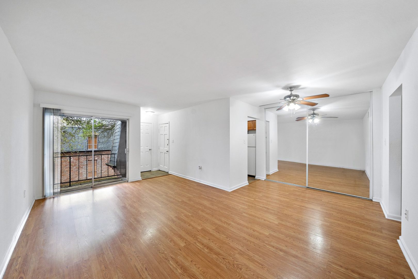 Galveston Apartment: 711 Holiday Drive