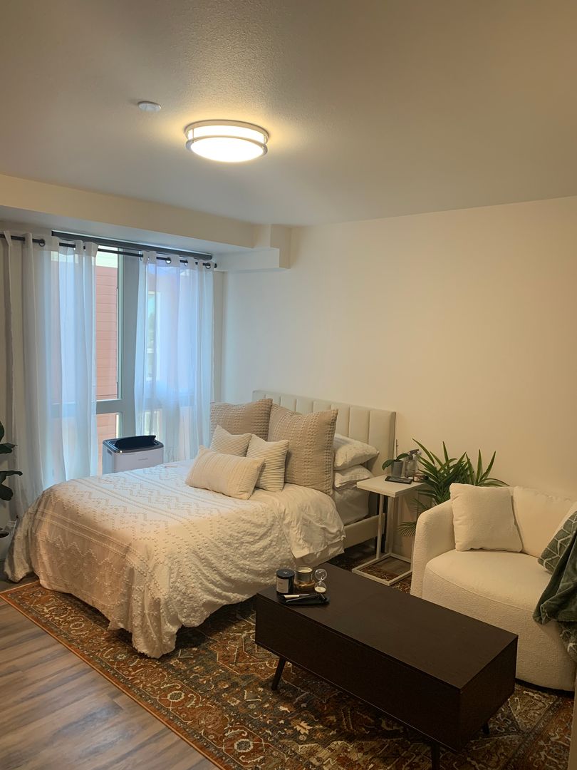 Seattle Apartment: 2715 California Avenue SW