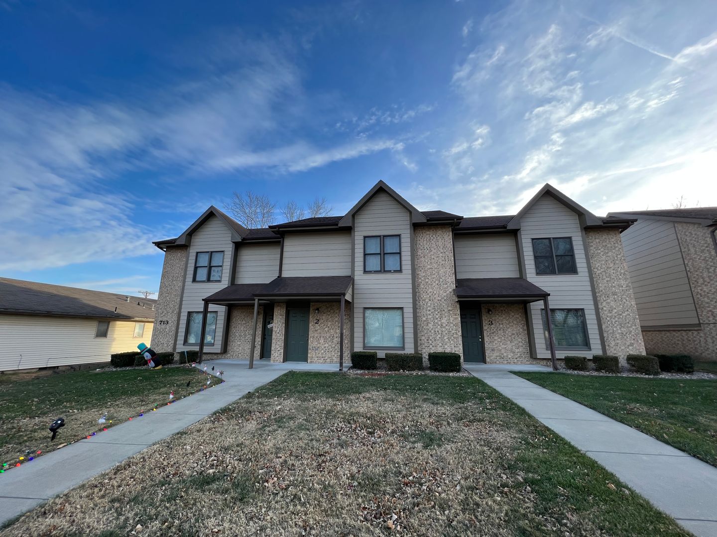 Junction City Apartment: 727 W, 8th