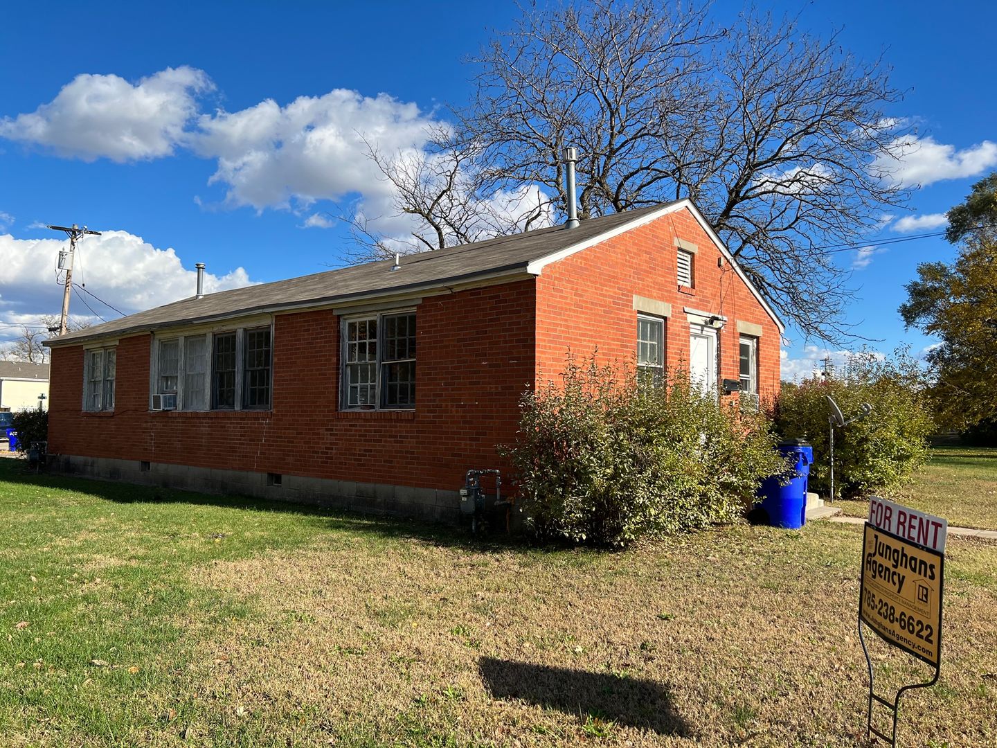 Junction City Apartment: 1829-1831 N Madison