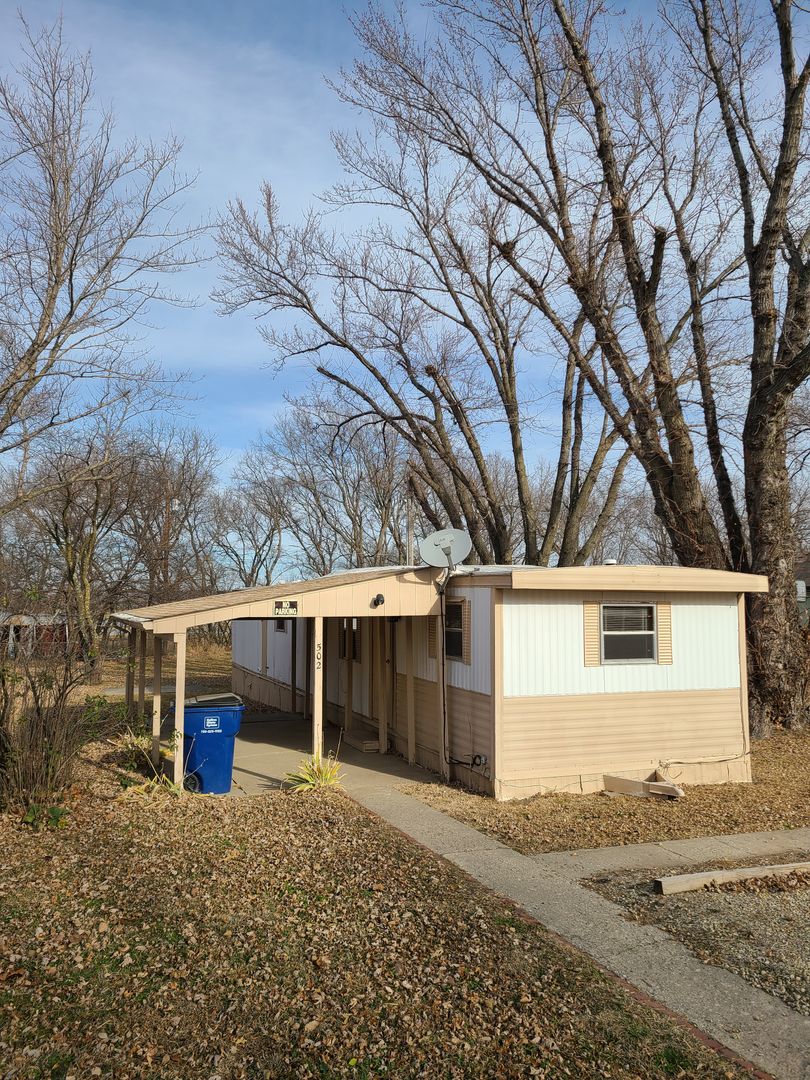 Junction City House: 502 E. Grandview Drive