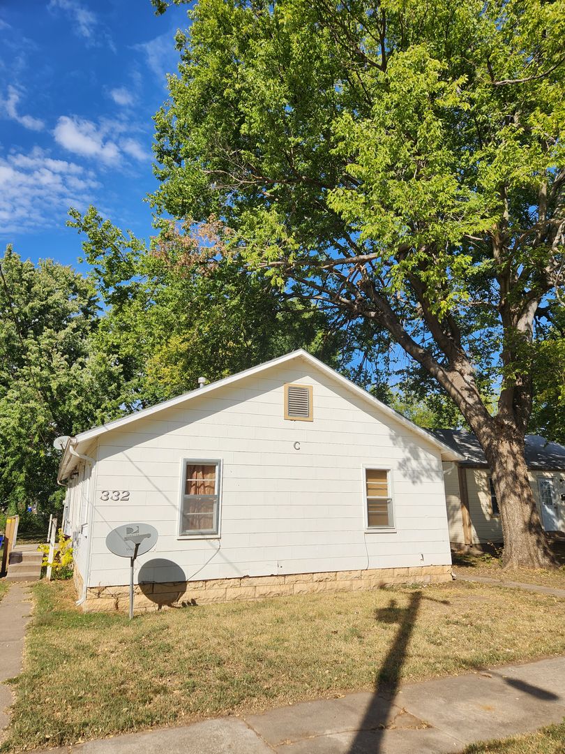 Junction City Apartment: 332 W. 17th