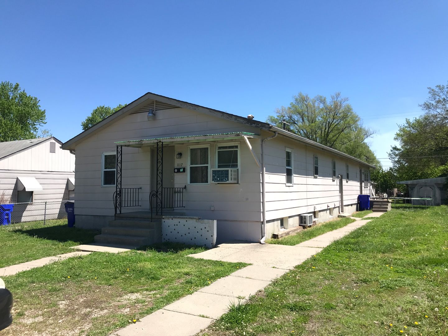 Junction City Apartment: 1115-1117 N Eisenhower