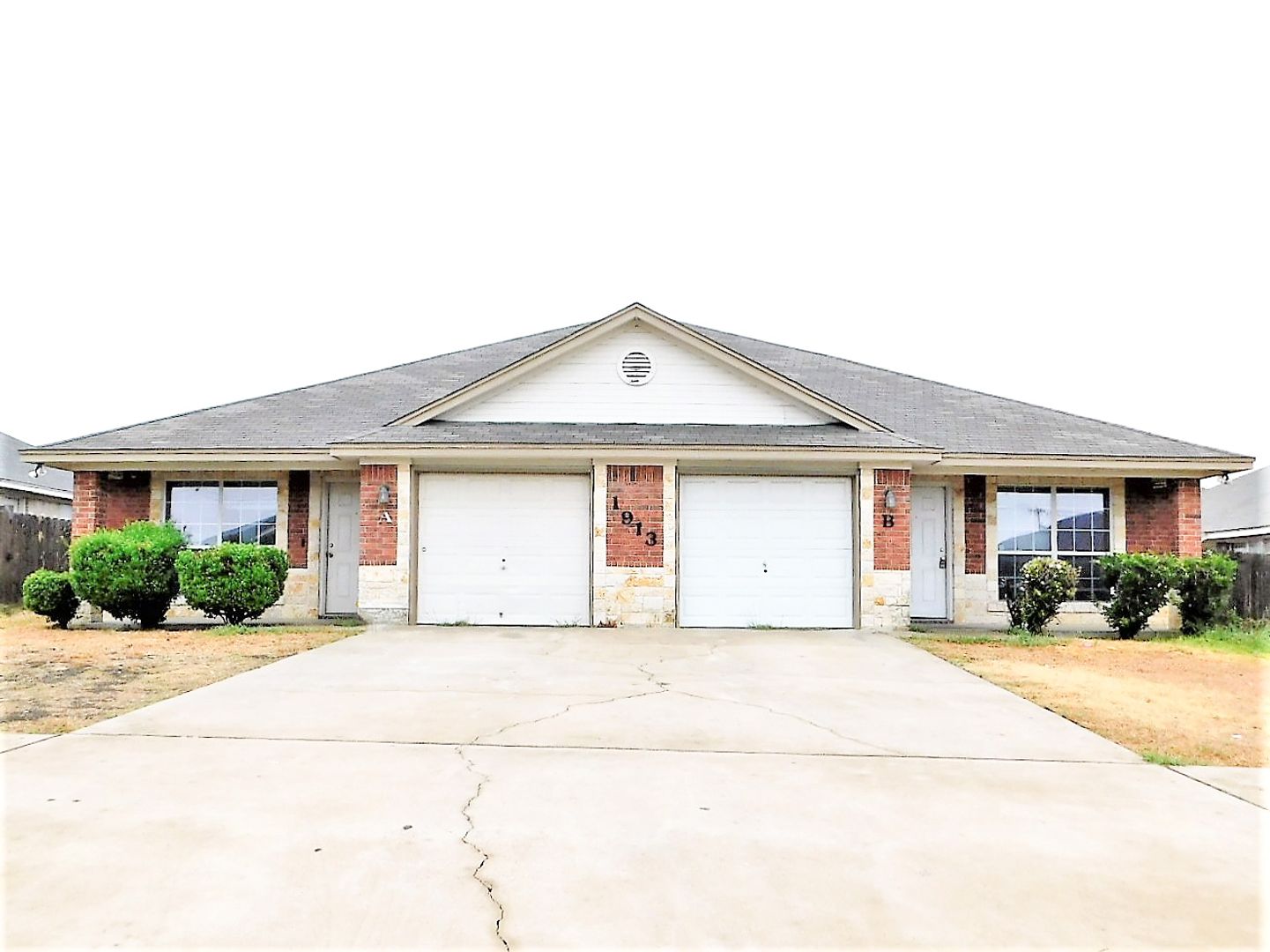 Killeen Apartment: 1913 Charleston Ct