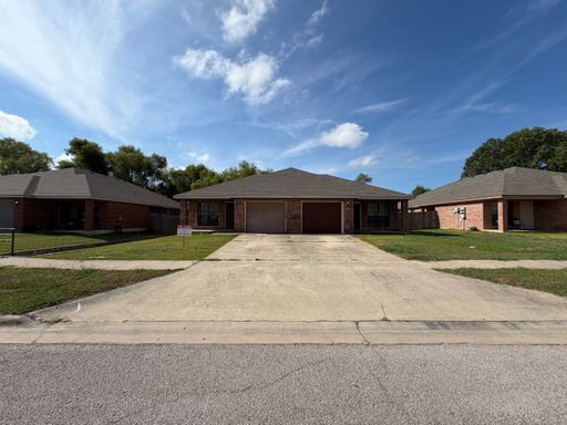 Available NOW!!!! Beautiful 1 story, 3 bedroom, 2 bath, 1 car garage home. This is exactly what you have been looking for! A home that offers everything you could ask for. Floor plan is such a great use of space! Exterior features include gorgeous landsca – photo 1