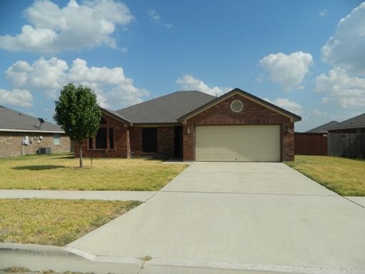 Available NOW!!!! Located in the lovely subdivision of Splawn Ranch off 195 in Killeen. Subdivision is secluded and quiet, but still convenient to Ft Hood, Hospitals, CTC and Shopping. The property has keyless garage entry, enclosed with a privacy fence s – photo 1