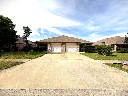 Move in time! Available NOW!!!! Gorgeous 1 story, 3 bedroom, 2 bath, 1 car garage duplex with full kitchen, laundry room and fenced lawn. Tile flooring throughout the home. – photo 1