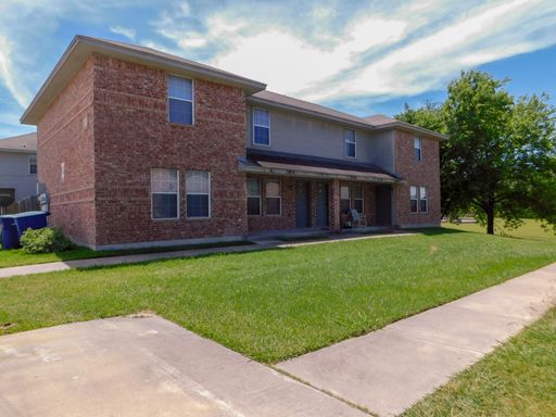 Available NOW!!!! Gorgeous 2 bedroom, 1.5 bath apartment. 2 Story apartment on a cul de sac. Small park in the area and close to food and shopping. Bedrooms and full bath upstairs. Downstairs you will find an open kitchen, washer and dryer, half bath and – photo 1