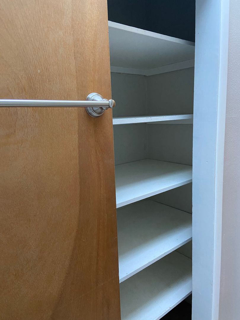 Astoria Apartment: 1418 Commercial St