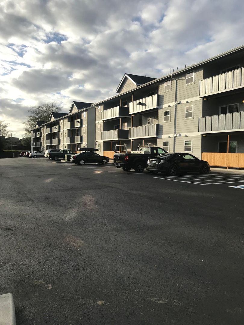 Astoria Apartment: 2031-2035 5th Street