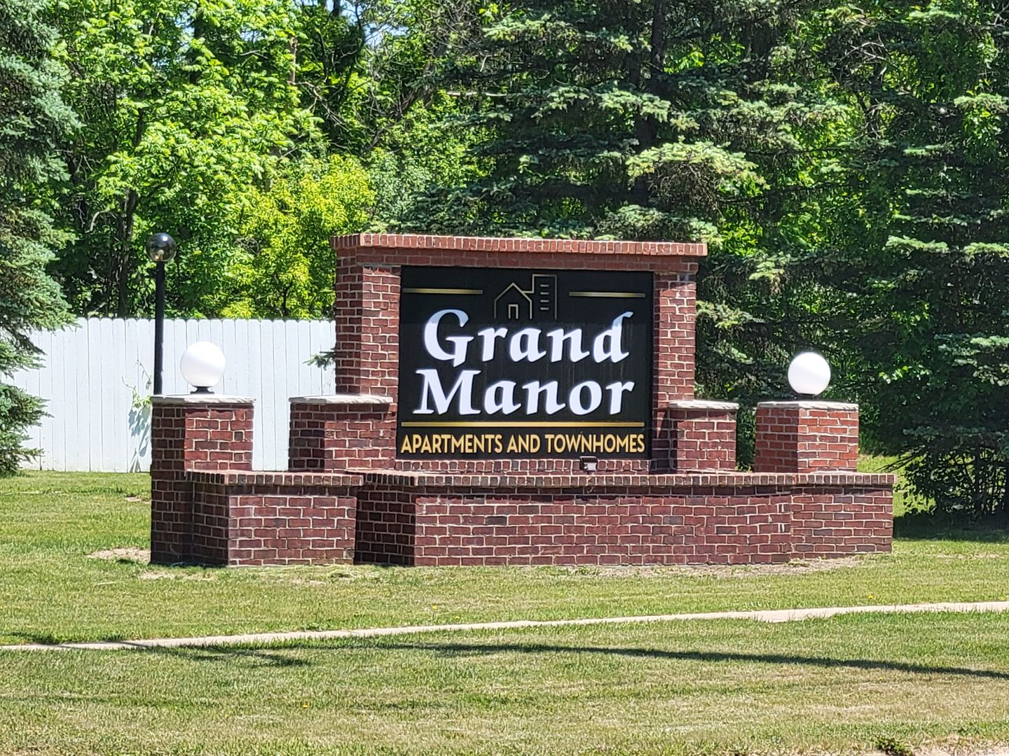 Flint Apartment: G-3348 Flushing Rd