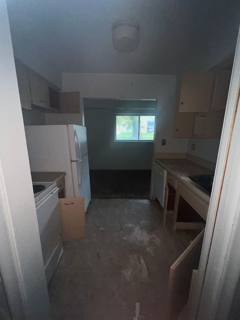 Flint Apartment: G-3348 Flushing Rd