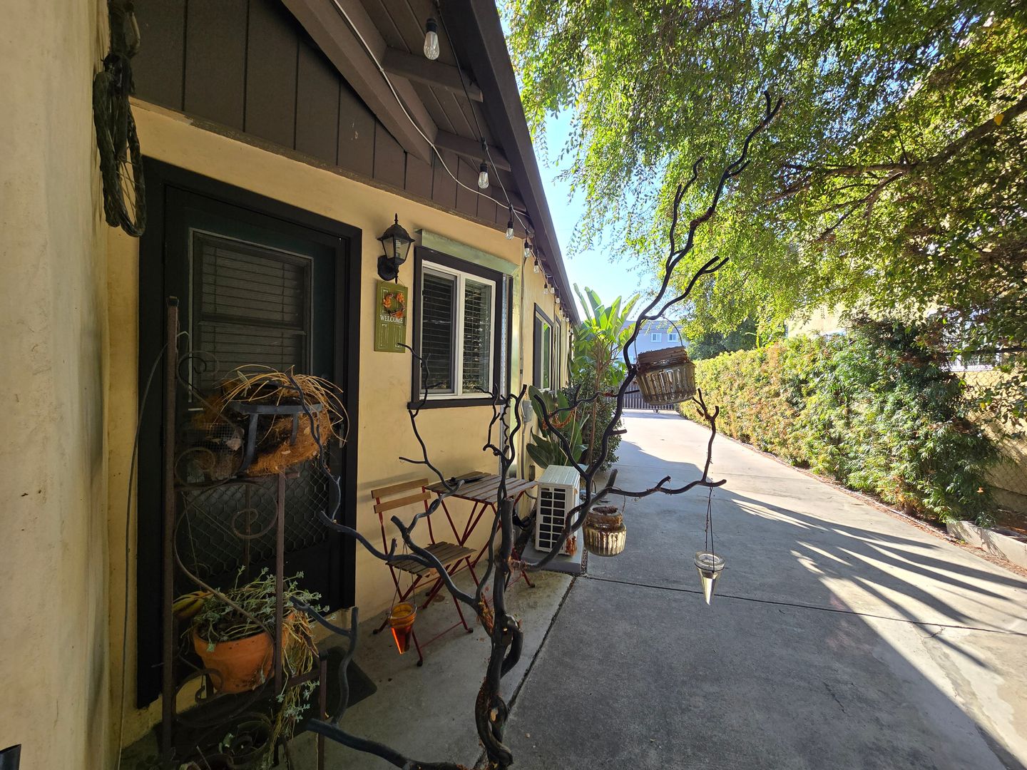 North Hollywood Apartment: 5710 Vineland Ave